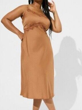 Torrid Butterscotch Brown Houndstooth Lace Satin Slip Midi Dress. Size 2/2XL